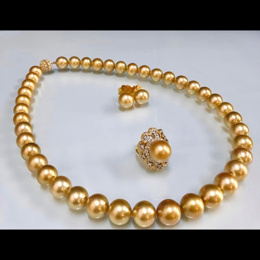 Gorgeous golden pearl